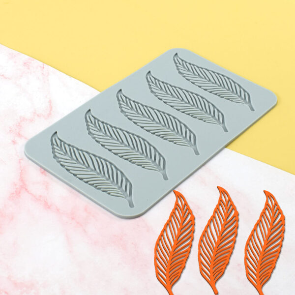 5 Cavities Feather Shape Mold